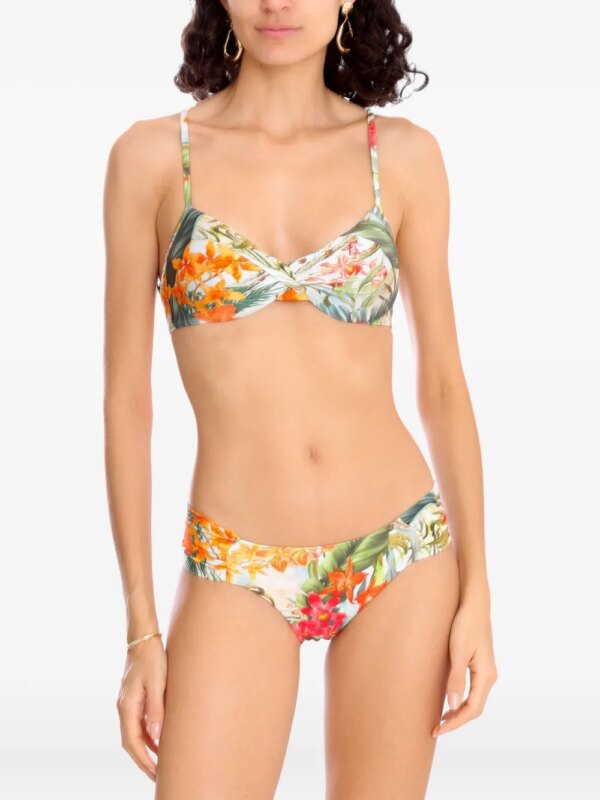 Lygia & Nanny Bikini met gedraaide voorkant en bloemenprint - Wit