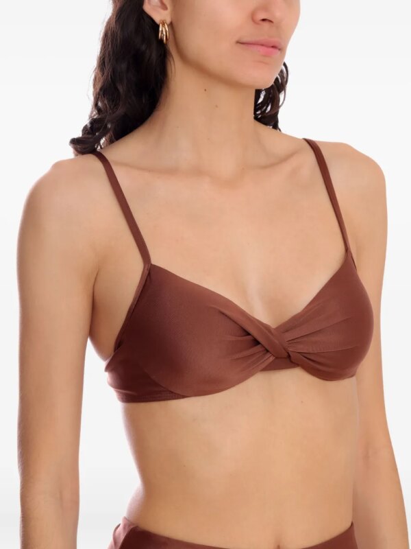 Lygia & Nanny Cassis bikinitop met gedraaide voorkant - Bruin